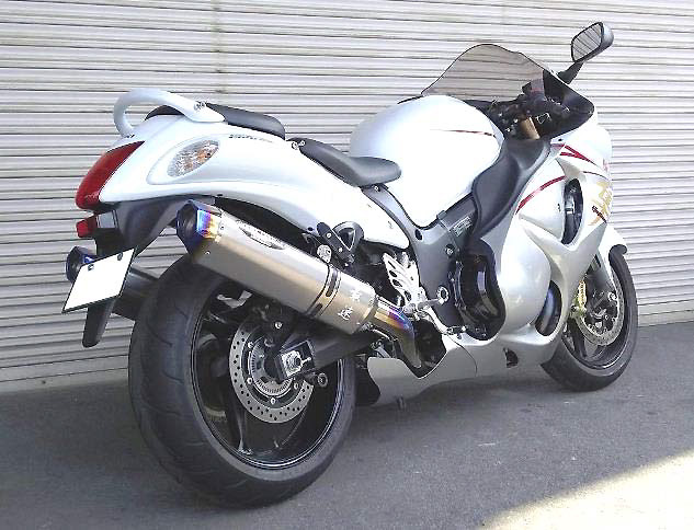 BEET JAPANから「GSX1300R隼用ナサートマフラー」に新製品登場| バイク 