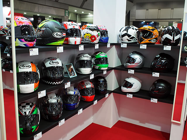 東京MCS2016ピックアップ ヘルメットもパーツもボリューム満点 東単ブース 画像