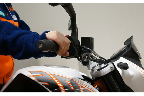 KTM神戸からデューク用ハンドル40mmバックスライドキットが発売