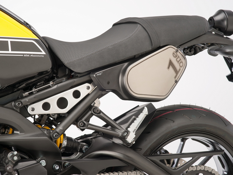 PuigからトラッカーイメージのXSR900用サイドパネルが発売| バイク