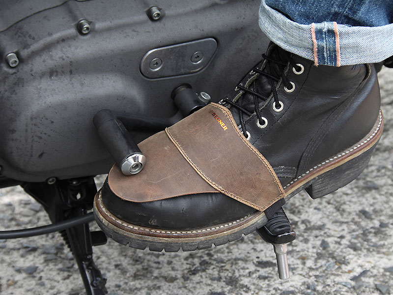 最大59％オフ！ シフトペダルカバー レッド ミッションペダル カバー バイク 靴 汚れ防止