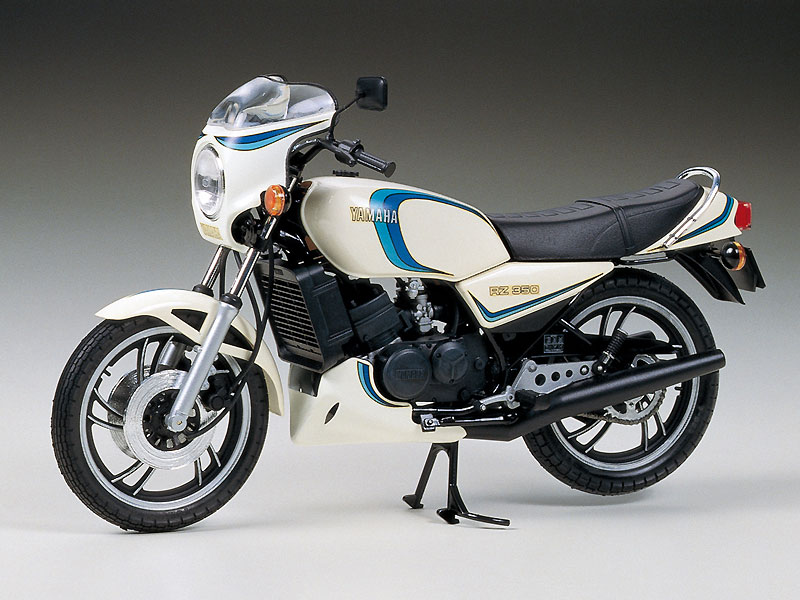 タミヤがプラスチックモデル組み立てキットの1/12 ヤマハ「RZ350