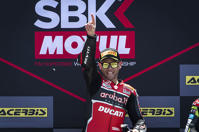 スペインのヘレスサーキットで開催されたsbk第6戦レース1で ドゥカティのバウティスタが今季12勝目を挙げる バイクブロス マガジンズ