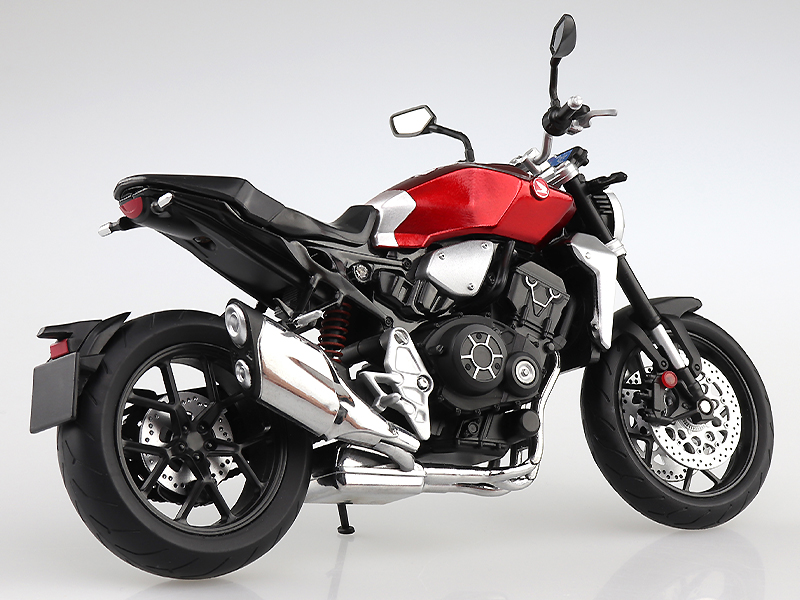 アオシマから塗装済みスケールモデル「1/12 完成品バイク Honda CB1000R」が10月発売予定　記事2