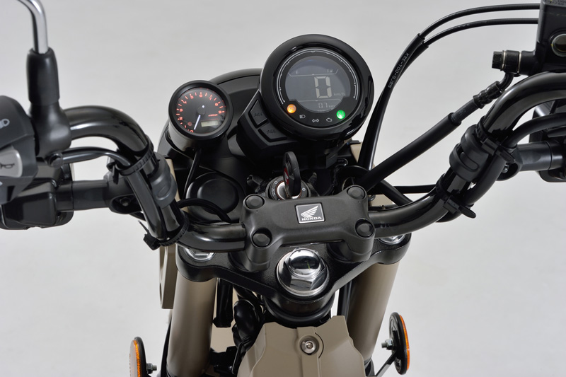 デイトナの「VELONA（TM）電気式タコメーターキットφ48」に CT125 