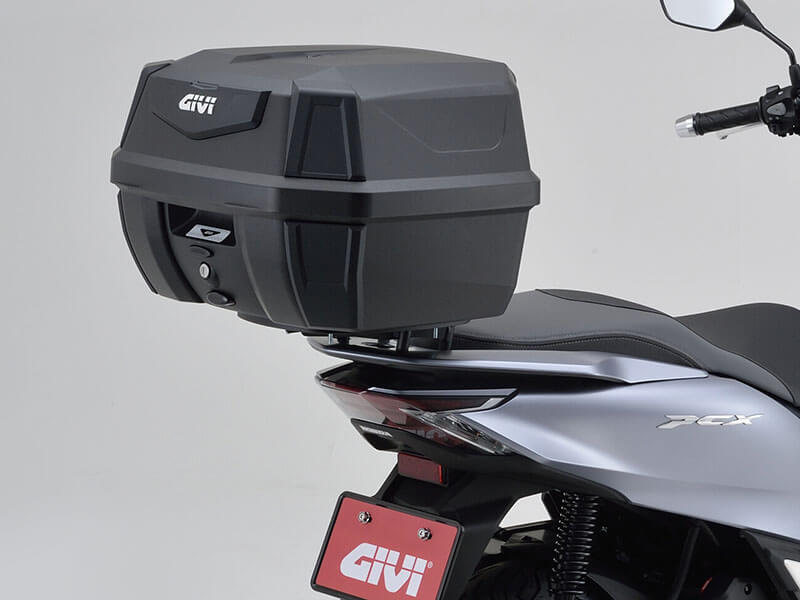 GIVI のモノロックケース「ANTARTICA」にブラックバージョンが 