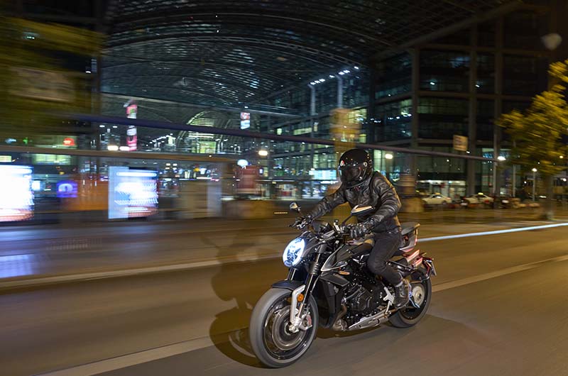 【MVアグスタ】ハイパーネイキッドバイク「BRUTALE 1000 RS」が2021年12月に発売！　メイン