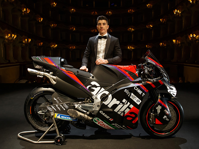 MotoGP 2022シーズンをファクトリーチーム「アプリリア・レーシング」として参戦　記事2