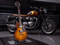 【トライアンフ】1959年生まれのギターとバイクがコラボ！「ボンネビル T120 1959 レジェンド カスタム エディション」を発表　メイン