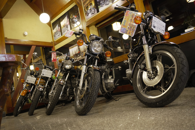 旧車・絶版バイクの専門ディーラー「ウエマツ仙台店」がオープン　記事2