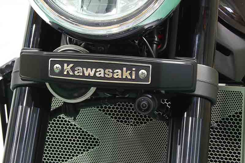 カワサキ Z900RS専用の「エンブレム対応ドラレコステー」がポッシュフェイスから発売 記事3