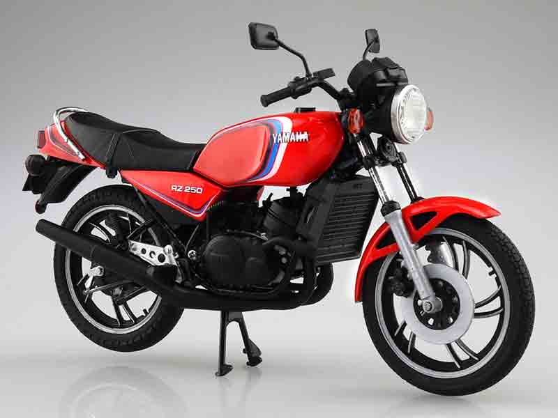 青島文化教材社から「1/12 完成品バイク Yamaha RZ250」が2023年5月発売予定 メイン