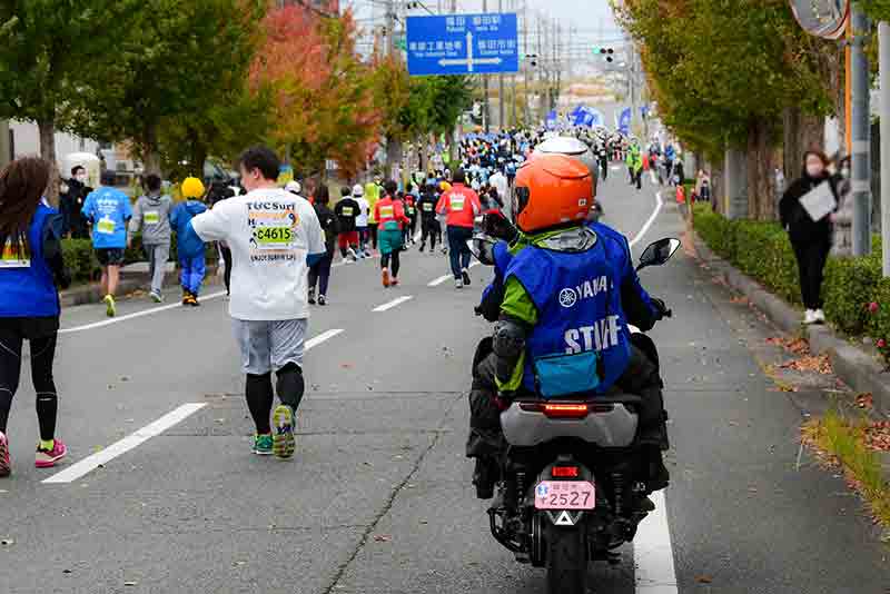 【ヤマハ】電動スクーター「E01」を第25回ジュビロ磐田メモリアルマラソンのサポート車両として提供 記事4