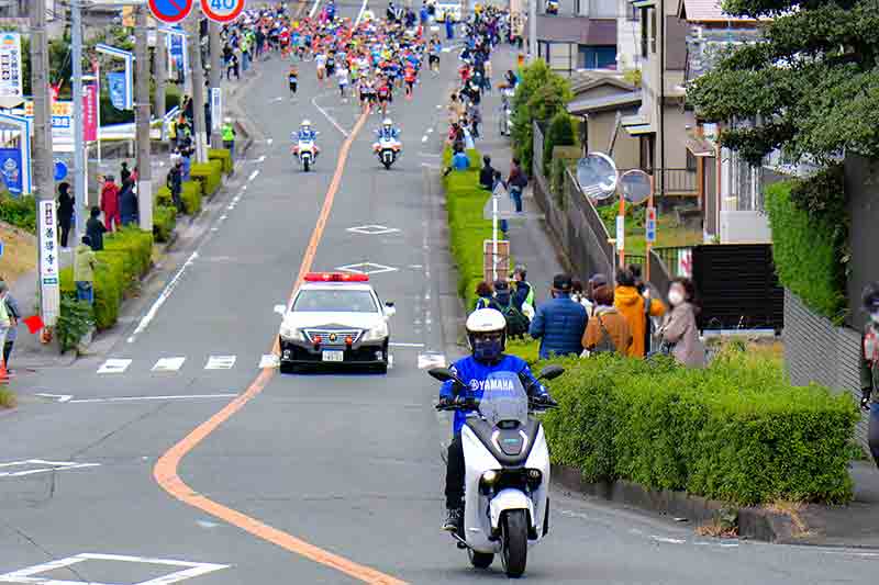 【ヤマハ】電動スクーター「E01」を第25回ジュビロ磐田メモリアルマラソンのサポート車両として提供 記事3