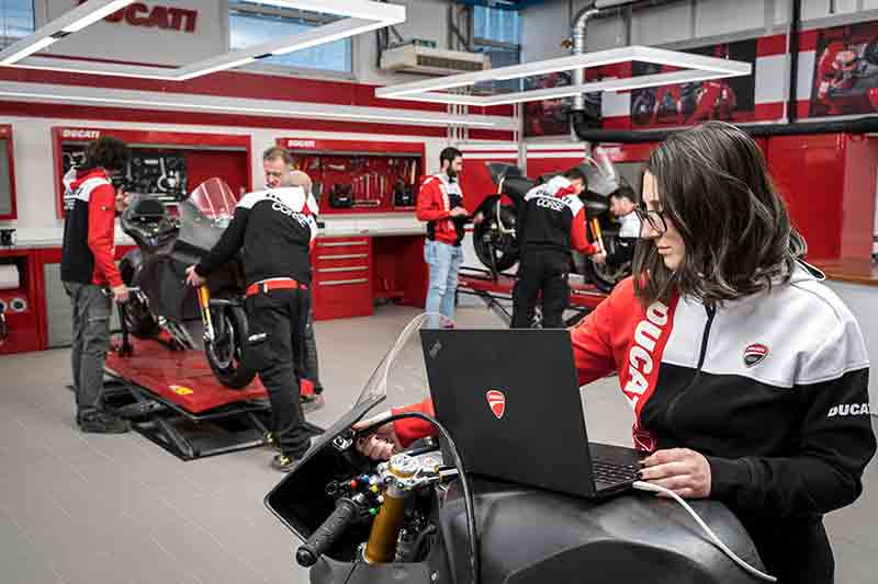【ドゥカティ】2023年MotoE世界選手権に向け電動レーシングマシン「V21L」プロトタイプの生産を開始 記事3