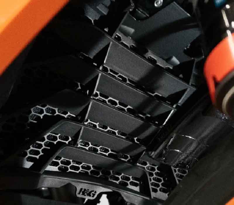 ネクサスから KTM RC125/200/390用「ラジエターガード／ダウンパイプグリルガード」が発売！ 記事3