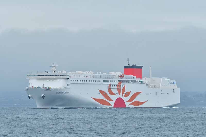 大阪～別府航路の LNG 新造フェリー2番船「さんふらわあ むらさき」が営業航海を開始！ 記事1