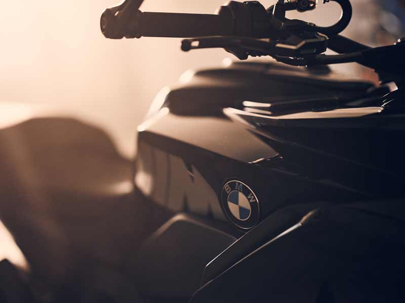 BMW Motorrad が「M 1000 XR（エム・セン・エックス・アール）」のプロトタイプを発表しました！　記事２