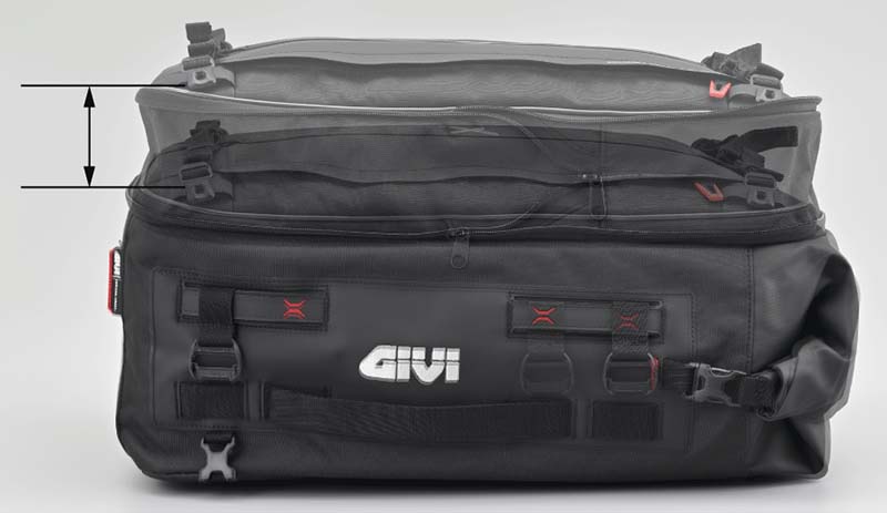 単体でも、ハードケースに装着しても使えるソフトバッグ！ デイトナのGIVIカーゴバッグシリーズが3サイズ発売！記事19