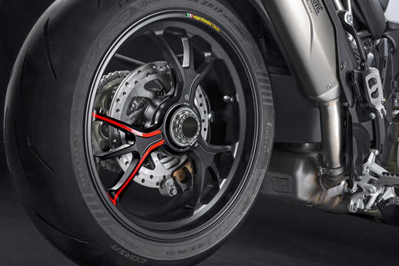 【ドゥカティ】スーパーバイクとツアラーの融合！「ムルティストラーダV4 RS」を公開　記事７