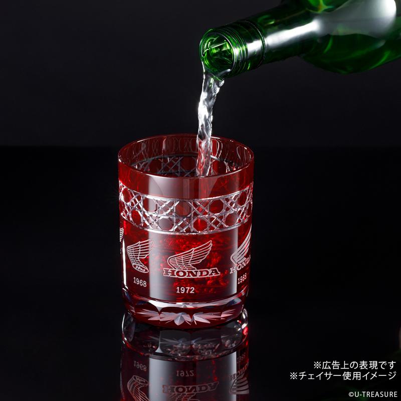 【Honda】二輪車の「Wingマーク」7種類をデザインした赤色の江戸切子グラスを発売。特製の箔押しロゴをあしらった桐箱でお届け。初回生産数100点、11月30日（木）まで予約受付