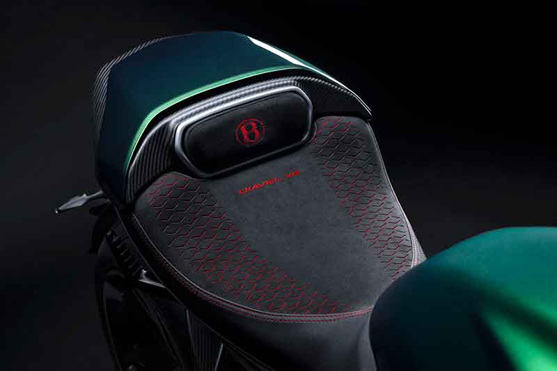 【ドゥカティ】ベントレーとの限定コラボモデル「Ducati Diavel for Bentley（ドゥカティ・ディアベル・フォー・ベントレー）」を発表 記事6