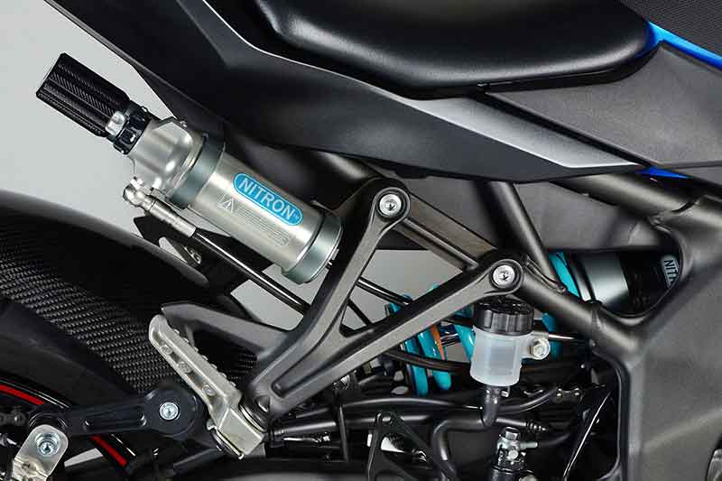 ナイトロンのスーパースポーツ専用リアショックアブソーバー「RACE PRO Series」に ZX-4R SE（’24-）用が登場！ 記事1