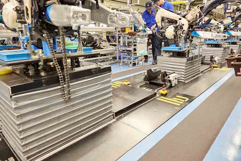 【ヤマハ】自動搬送車が支えるオートバイ組立工場の新方式「AGVバイパス方式」とは？ 記事2