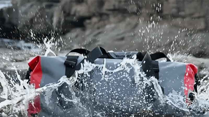 嵐にも耐える防水ツーリングバッグ「Drybag40L」の先行販売が Makuake でスタート！（動画あり） 記事2