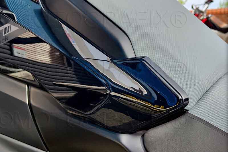 ネクサスから BMW R1300GS（24-）用「ニーパッド」が発売！ 記事2