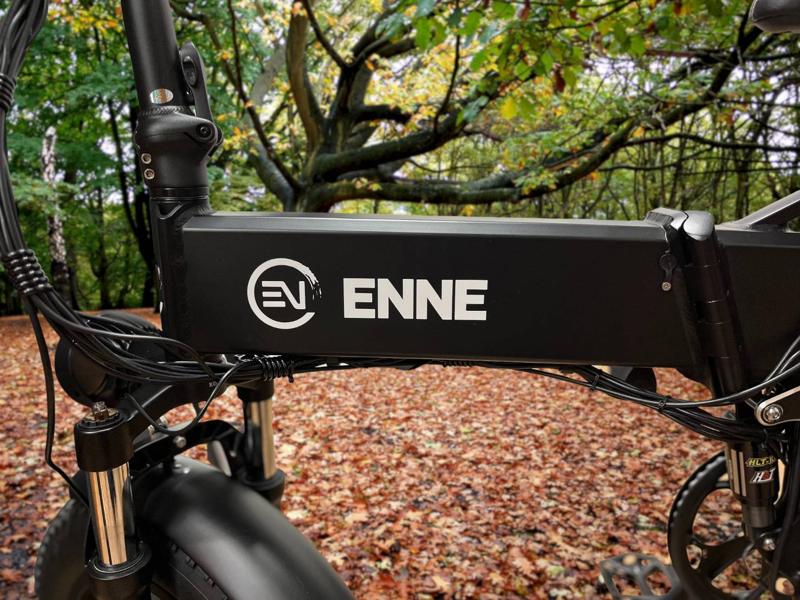 ヘルメット不要の電動アシスト自転車とフル電動自転車（原付）ENNE