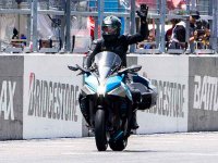 【カワサキ】水素エンジン搭載の「Ninja H2」鈴鹿サーキットで公開走行を実施 （動画あり） メイン