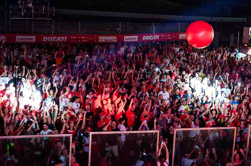 【ドゥカティ】世界最大のドゥカティ・イベントに9万4,000人以上が来場／新型「パニガーレV4」展示＆レースを実施 記事4