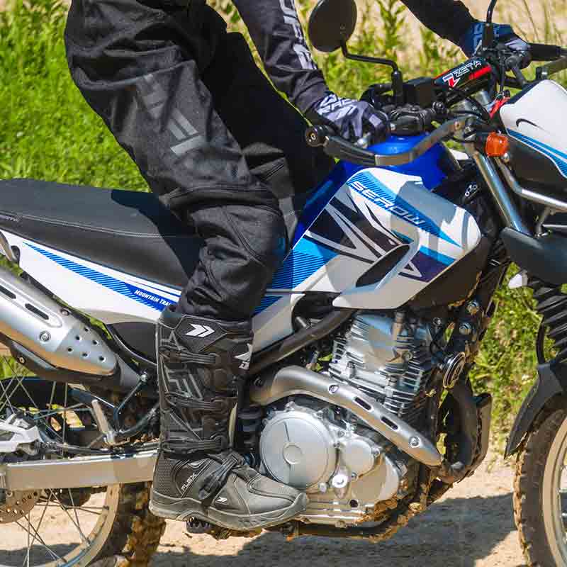 ロングツーリングもスポーツ走行もこなす快適シート！ SEROW250／XT250X用「ZETA RACING アドバンスシート」がダートフリークから発売 記事19