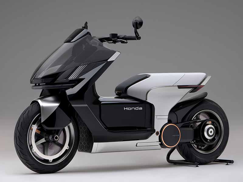 【ホンダ】EICMA 2024にて世界初の「二輪車用電動過給機搭載V型3気筒エンジンコンセプト」などを公開 記事2