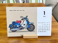 懐かしのスーパーカブ＆モンキーが集合！「藤原かんいちの2025年版オリジナルイラストカレンダー（Nostalgia Motorcycles）」が販売開始 メイン