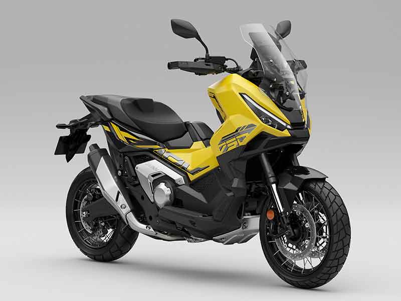 【ホンダ】大型クロスオーバー「X-ADV」の外観変更＆装備充実させ12/12に発売！ 記事2