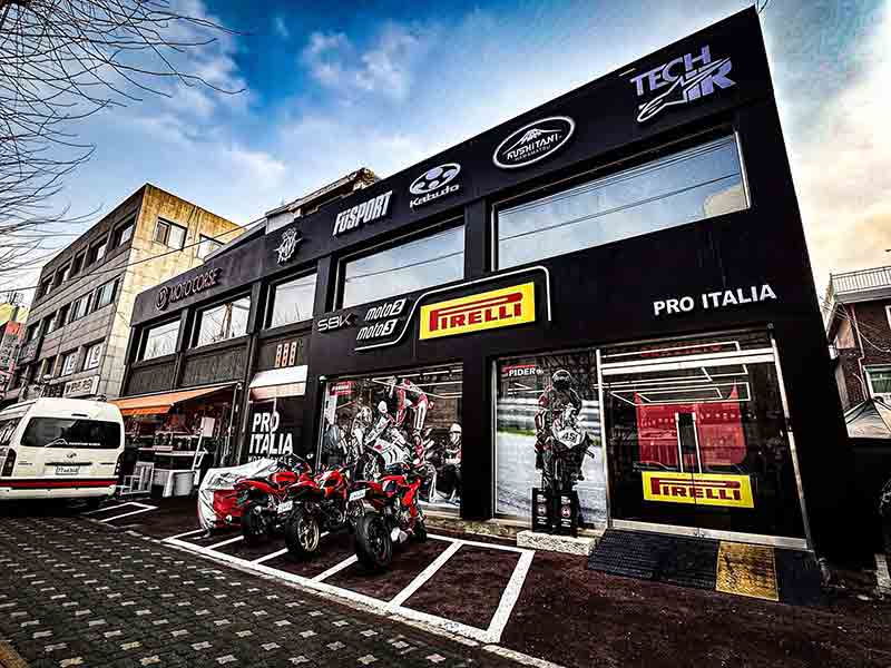 クシタニが韓国にレーシングギア専門店「KUSHITANI RACINGSPEC. STORE KOREA」をオープン！ 記事1