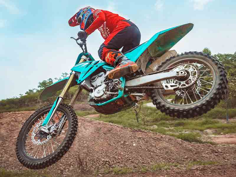 KOVE】モトクロッサー「MX250」が8月に日本発売！（動画あり）| バイク