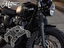 タイヤオーバーサイズ化の必須アイテム／トライアンフ モダンクラシックシリーズに適合するフロントフェンダーステーが Motone から登場　メイン