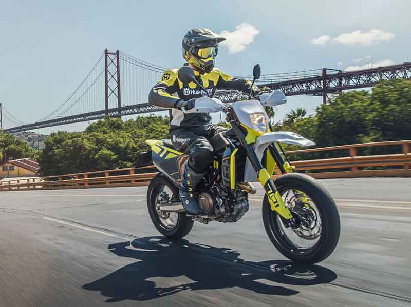 【ハスクバーナ・モーターサイクルズ】アクラポビッチサイレンサーをプレゼント！「純正アクセサリープレゼントキャンペーン」を6/29まで実施中 記事2