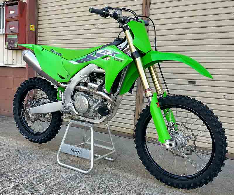 テックサーフから KX250（25）用フルエキゾーストマフラー「Super Moto MX／スーパーモト エムエックス」が発売！ 記事2
