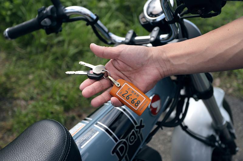 バイク好きパパに贈りたい！愛車のナンバープレートでつくる本革キーケース。1000円OFF「父の日早割」キャンペーンを6/1まで開催中。