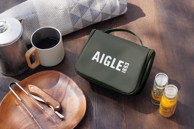 AIGLEの白いロゴがカーキのナイロン地に映える！『AIGLE吊るせるマルチ