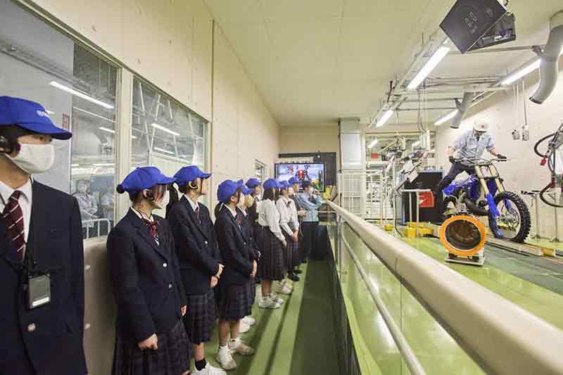 【ヤマハ】見学者3万5,000人超の二輪車組立工場／自動搬送車など新方式で工場の印象が変わる？ 記事1
