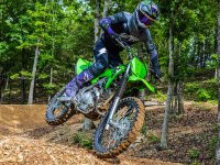 【カワサキ】コンペティションモデル「KLX230R」「KLX230R S」をフルモデルチェンジし9/25発売！