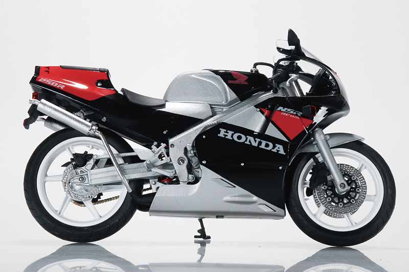 アオシマの1/12 完成品バイクシリーズに「Honda NSR250R '89」が登場！ 記事6