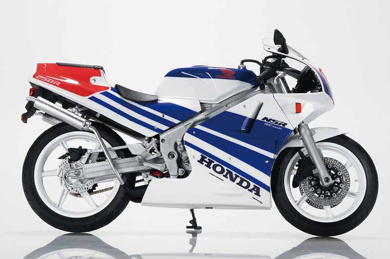 アオシマの1/12 完成品バイクシリーズに「Honda NSR250R '89」が登場！ 記事4