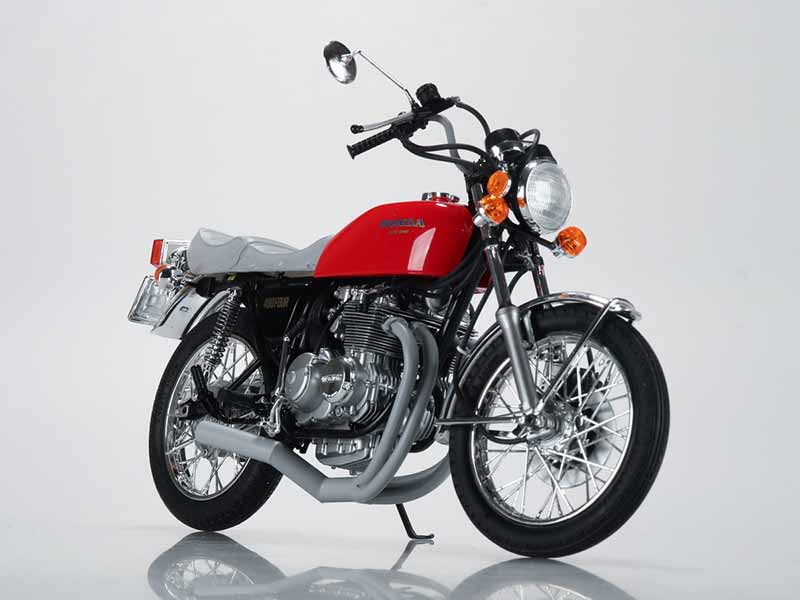 カスタムパーツを新規金型で再現した旧車プラモデル「CB400FOUR＆CB750 FOUR」がアオシマから登場！ 記事2
