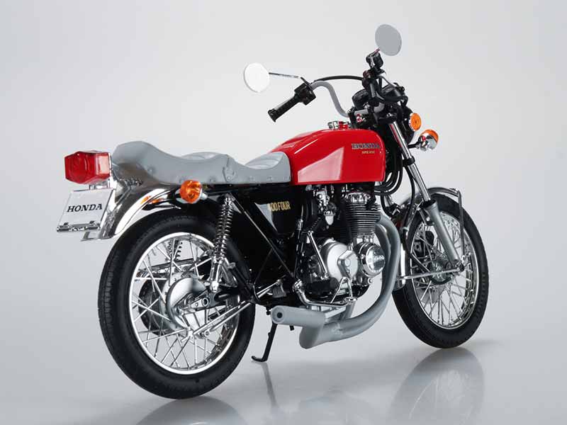 カスタムパーツを新規金型で再現した旧車プラモデル「CB400FOUR＆CB750 FOUR」がアオシマから登場！ 記事3